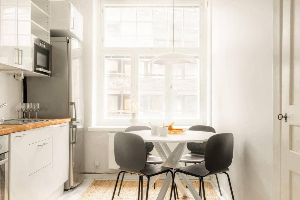 Apartamento Downtown Light-Filled Retreat Helsinki Exterior foto